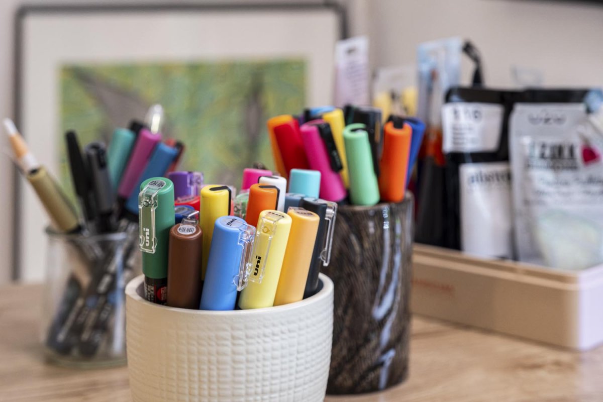 Marqueurs Posca et matériels de peinture
